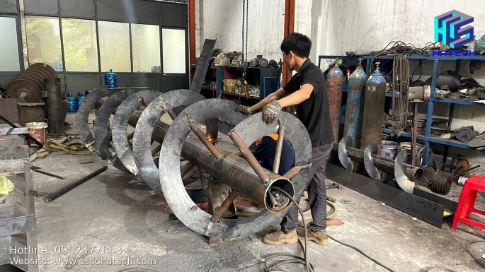Vít tải cánh bản
